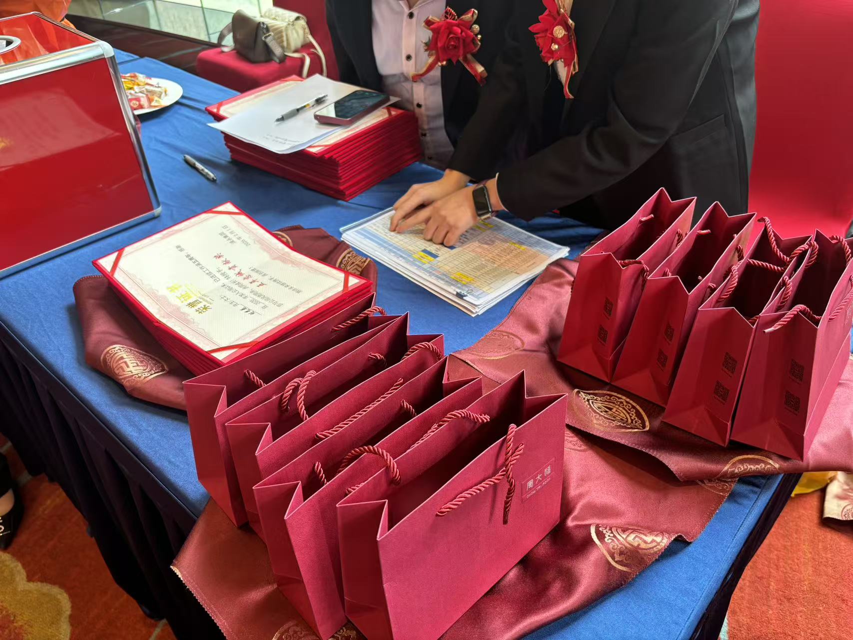 186f352578844134c2aee8e035674241